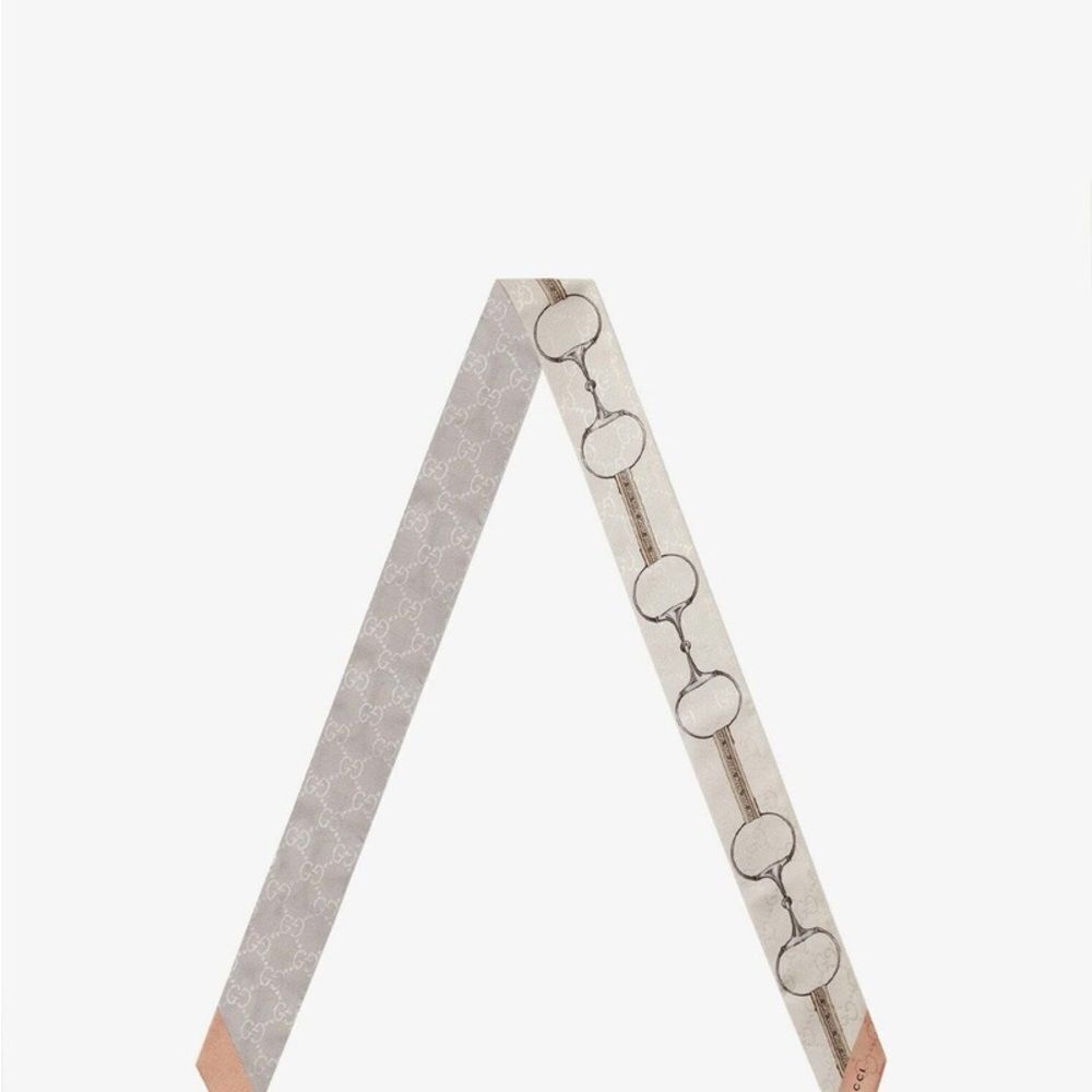 Brand Gucci twirly comes with box